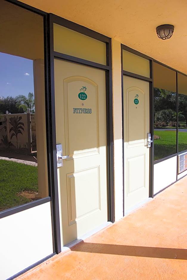 At Home Inn - Fort Pierce