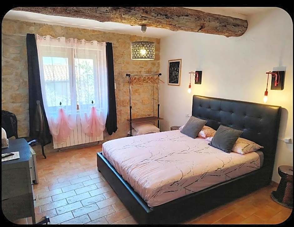 VILLA ARTEMIA - chambre d hôtes labellisée massages-piscine-climatisation