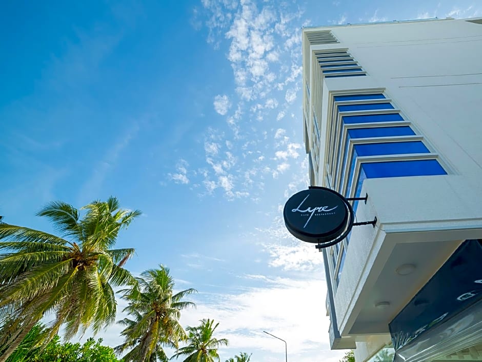 The White Harp Beach Hotel