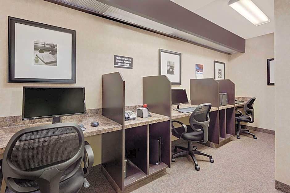 Ramada by Wyndham Stettler