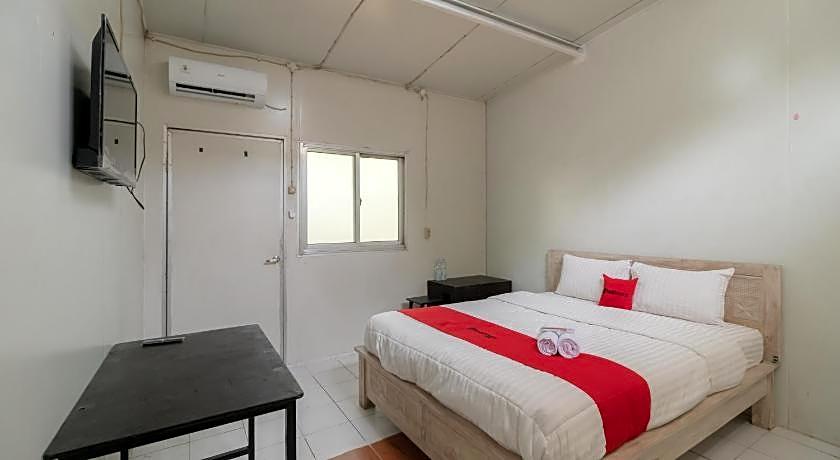 RedDoorz @ Taman Green Legon