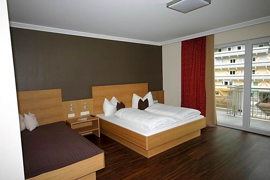 Hotel Herzblut - Joker card included in summer