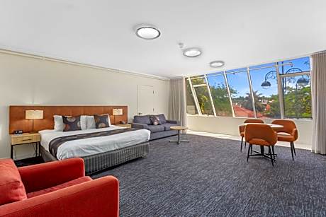 Comfort Hotel Adelaide Meridien