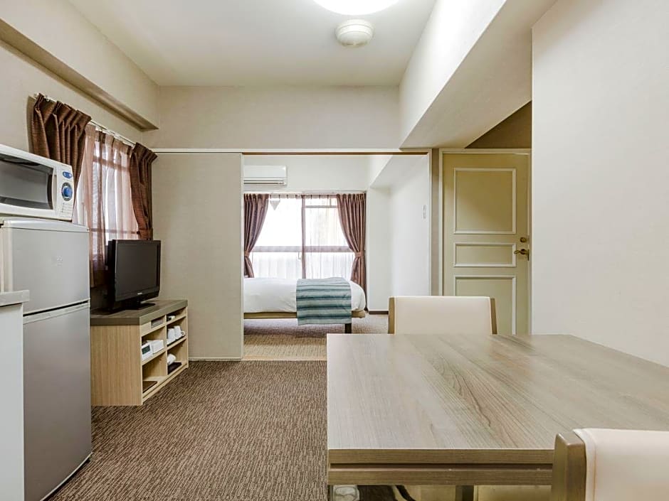 Photo 1 of 4 of 2 Beds, Nonsmoking