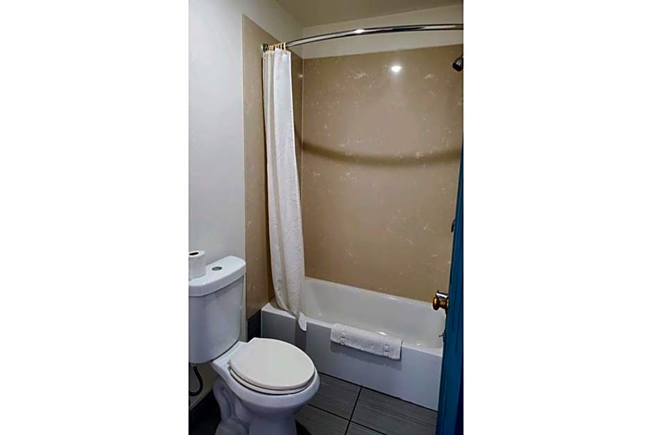 Premier Inn & Suites