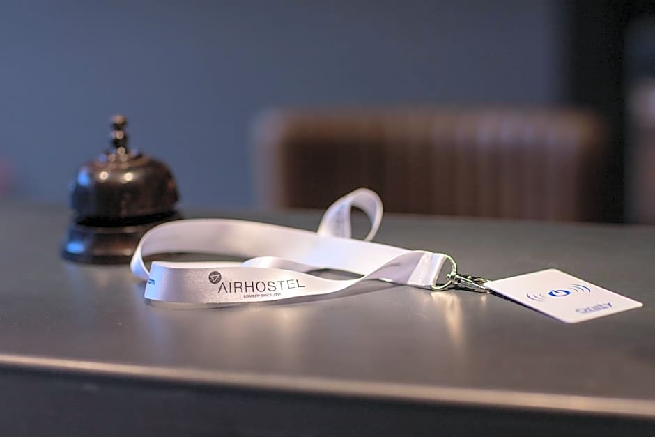 Airhostel Barcelona Airport 24h