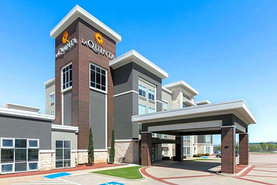 La Quinta Inn & Suites by Wyndham Burleson