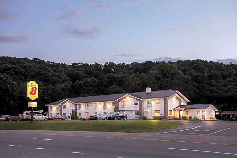 Super 8 by Wyndham Elkins