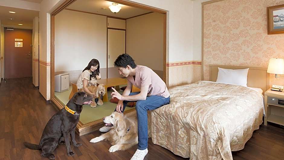 Izu-Kogen Wan Wan Paradise Condominium