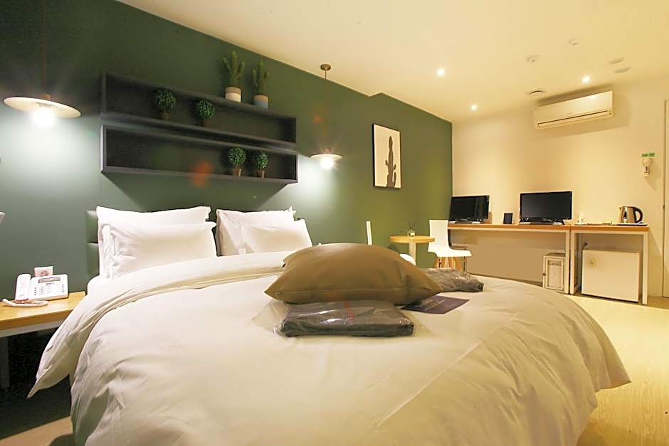 Hotel Yaja Hwajeong Station