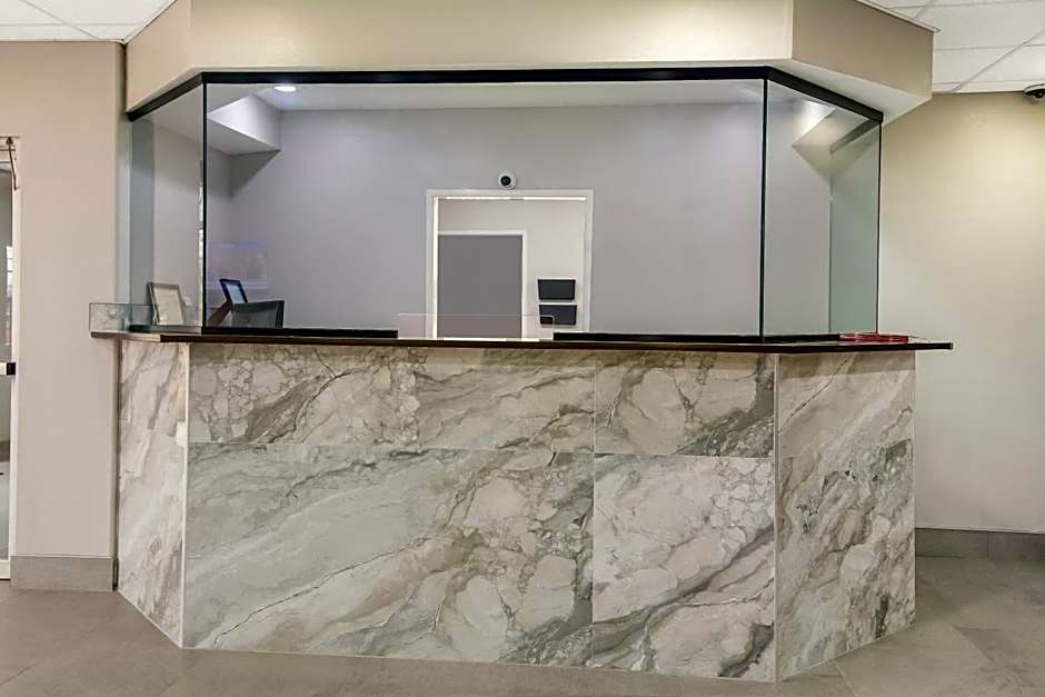 Americas Best Value Inn & Suites Lake Charles at I-210 Exit 5