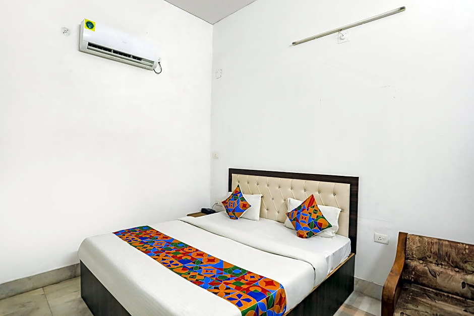 Fabexpress Prashansa Palace – Varanasi, VA