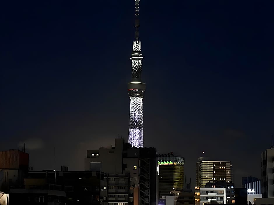 Lightning Hotel