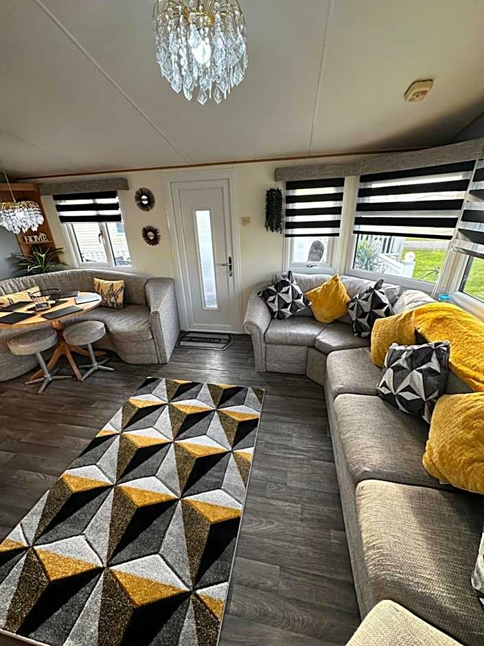 8 berth Waterside Ingoldmells V8 Santanavan 3