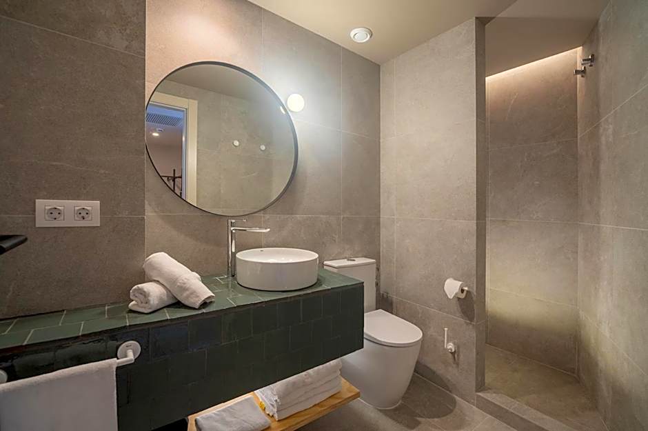 Aqua Hotel Bertran Park