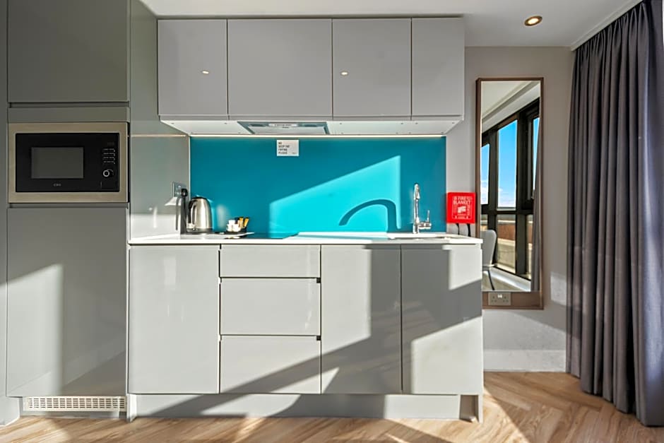 Roomzzz Newcastle City