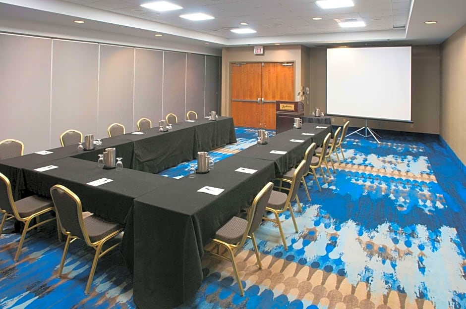 Radisson Hotel & Conference Center Green Bay