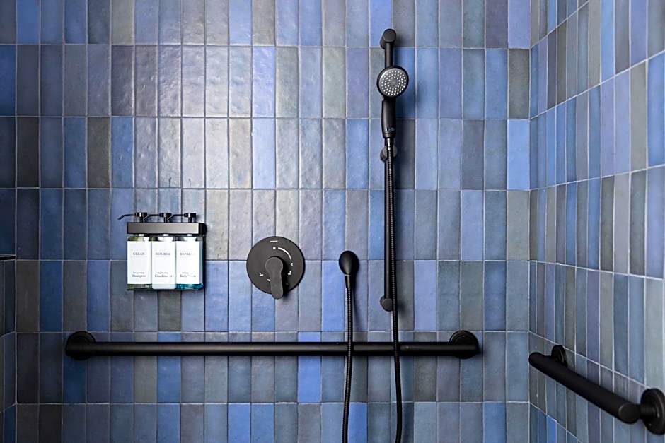 Riverside Tower Hotel