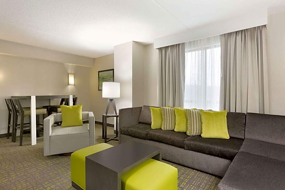 Embassy Suites By Hilton Hotel Newark/Wilmington South