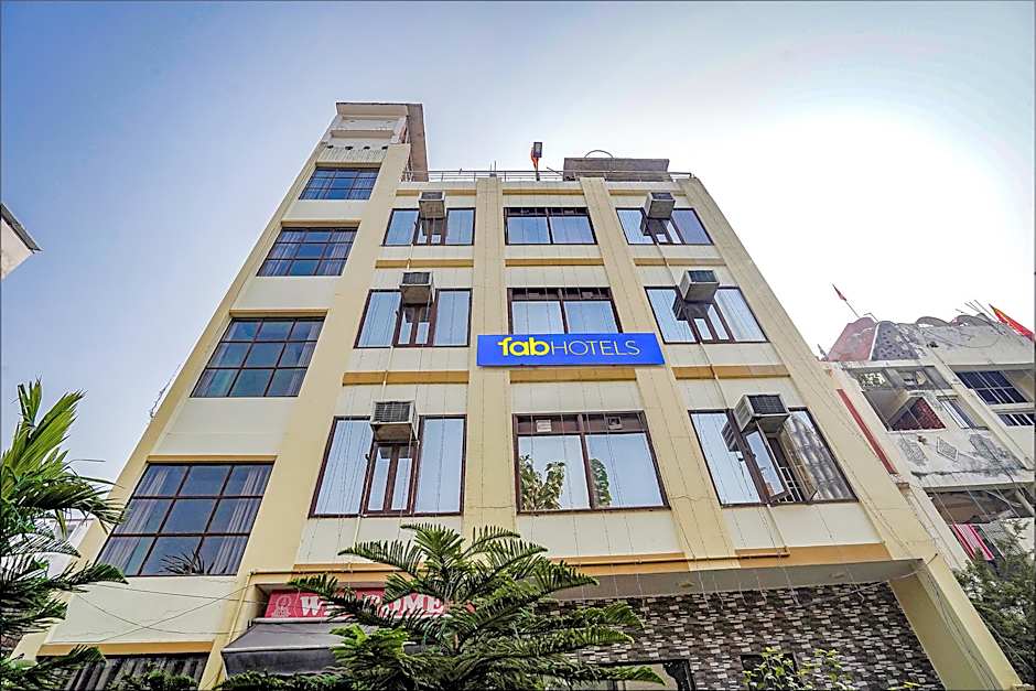 FabHotel Deepak Palace - Assi Ghat