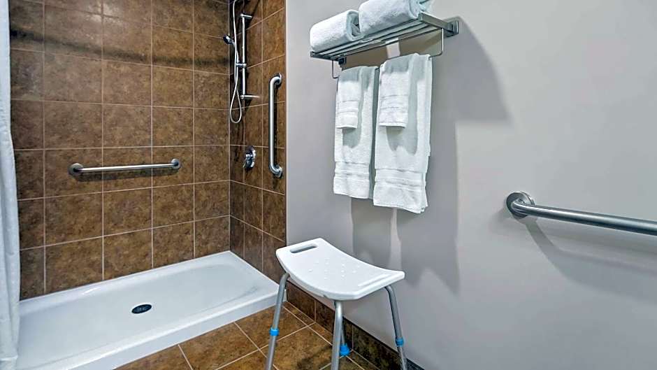 Best Western Plus Chateau Inn Sylvan Lake