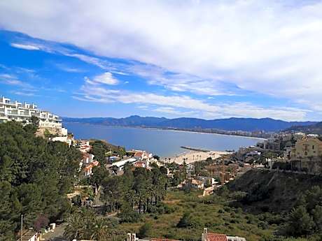 Apartment With Panoramic Frontal Sea Views