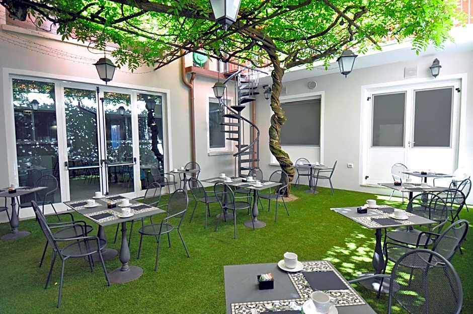 Cavour 30TRE - Hotel Moderno