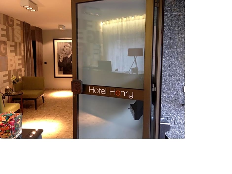 Hotel Henry