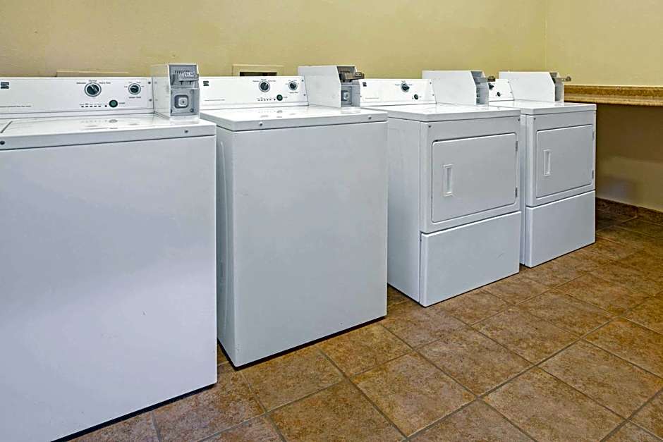 La Quinta Inn & Suites by Wyndham Paris