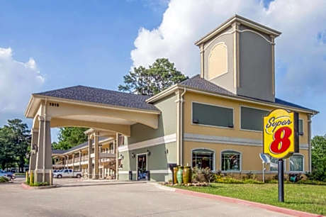Super 8 by Wyndham Mansfield LA