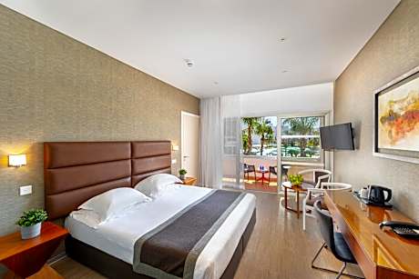 Double or Twin Room with Pool View