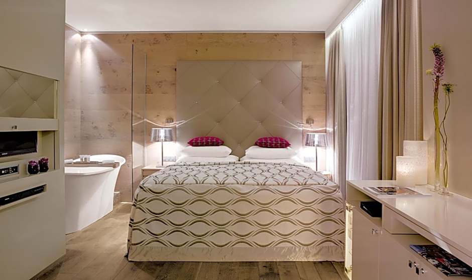 Photo 1 of 6 of Junior Suite
