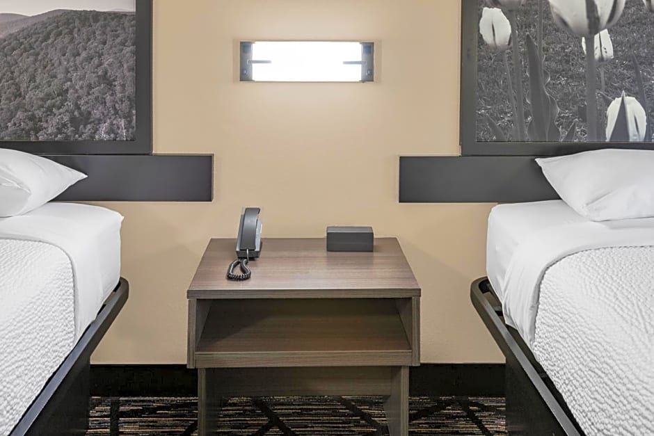 Super 8 by Wyndham Charlottesville