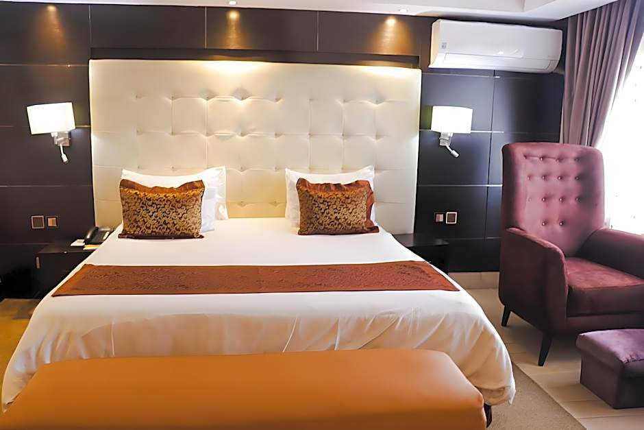 Golden Tulip Garden City Hotel - Rivotel