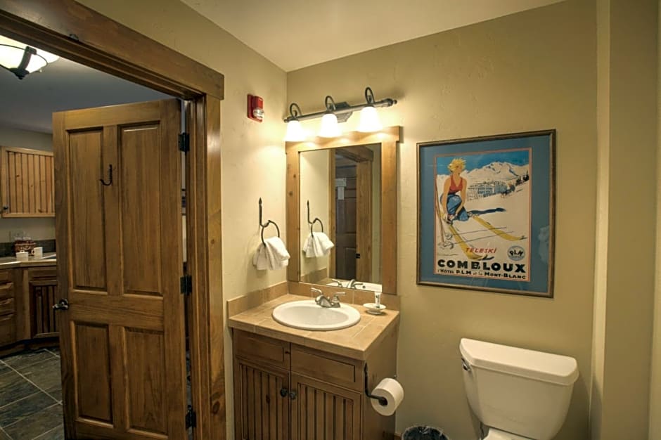 Mountain Thunder Lodge