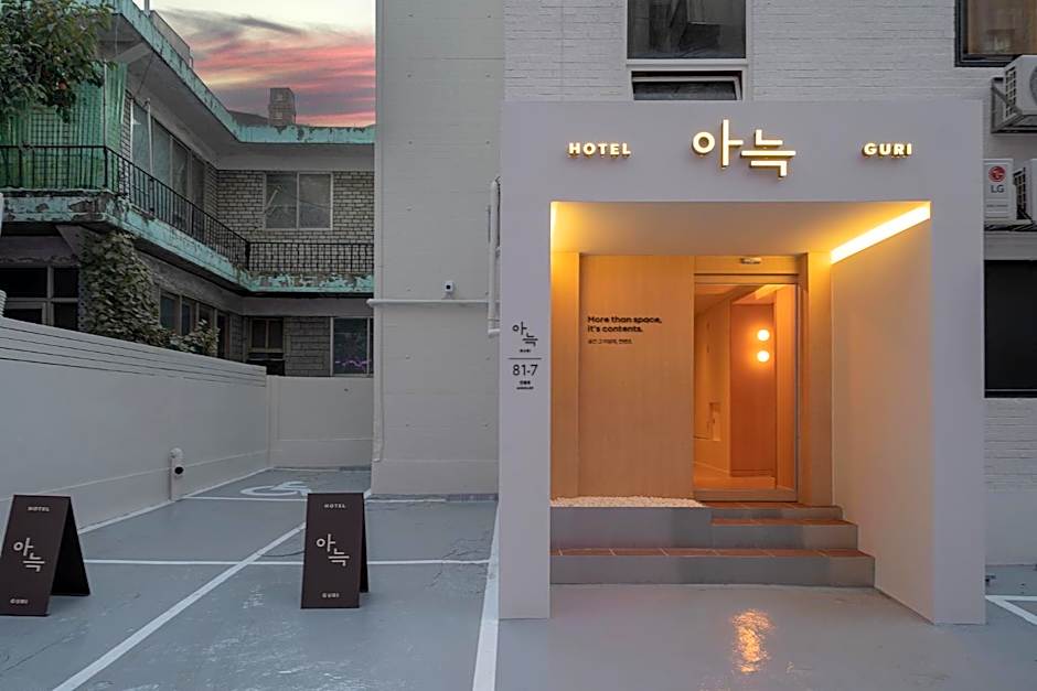 Anook Hotel Guri