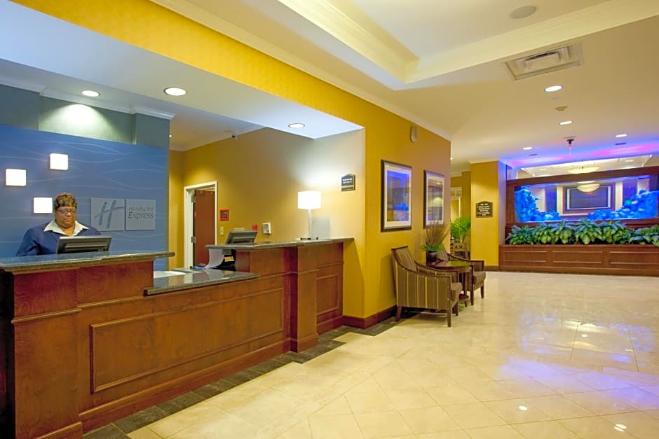 Holiday Inn Express & Suites Columbus at Northlake, an IHG Hotel