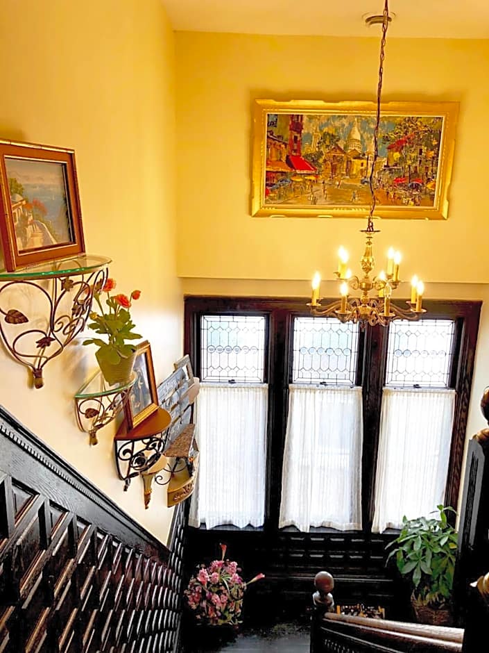 Redwood Bed and Breakfast