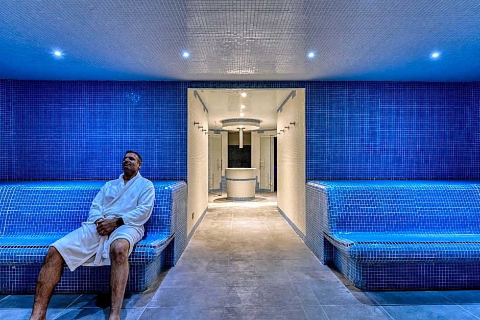 Zenitude Hotel la Valadiere, an Ascend Collection Hotel