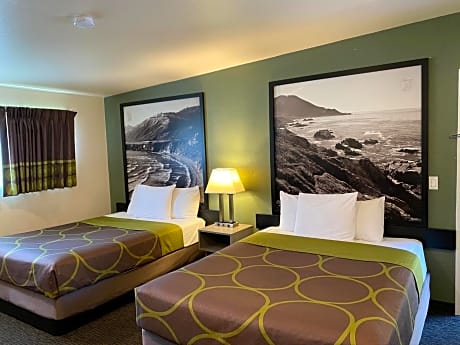 Queen Room with Two Queen Beds - Non-Smoking