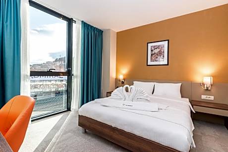 Sky Corner Hotel