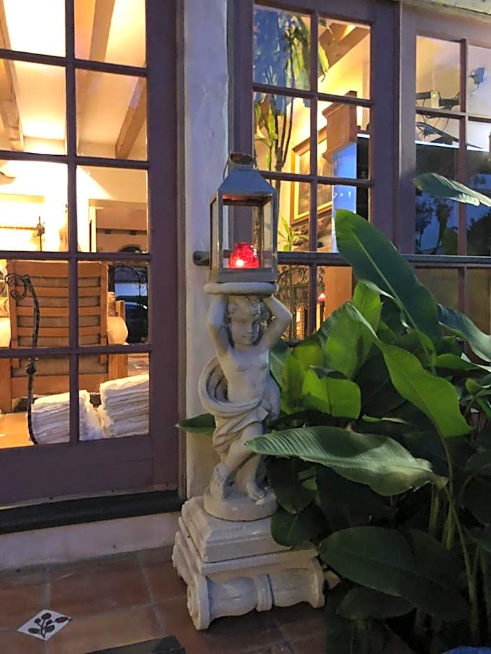 Villa Rosa Inn
