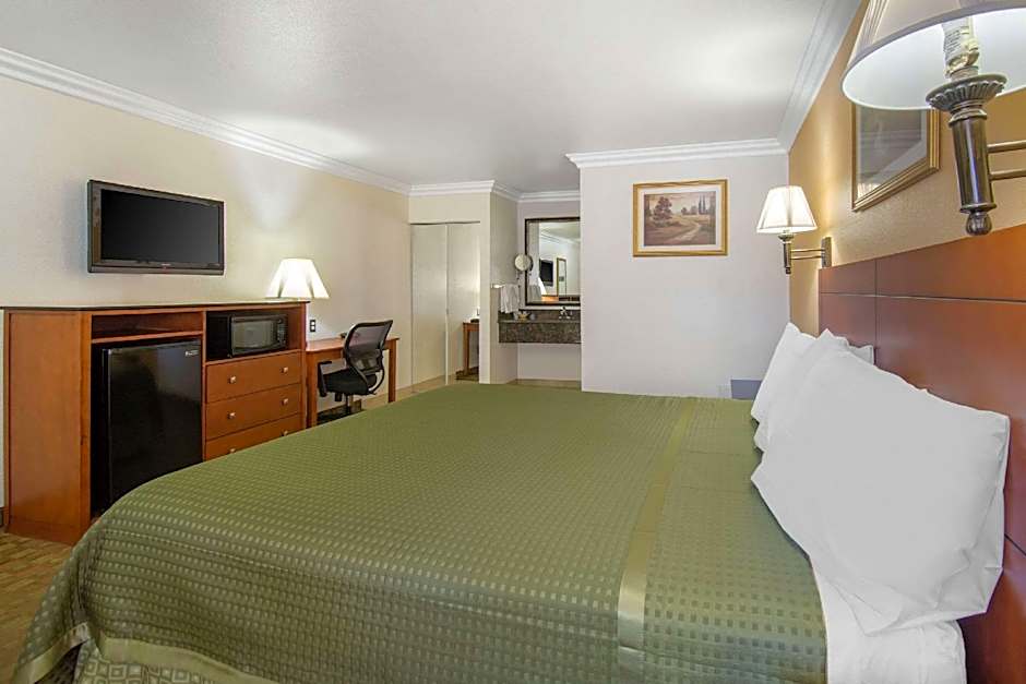 Rodeway Inn Adelanto US 395
