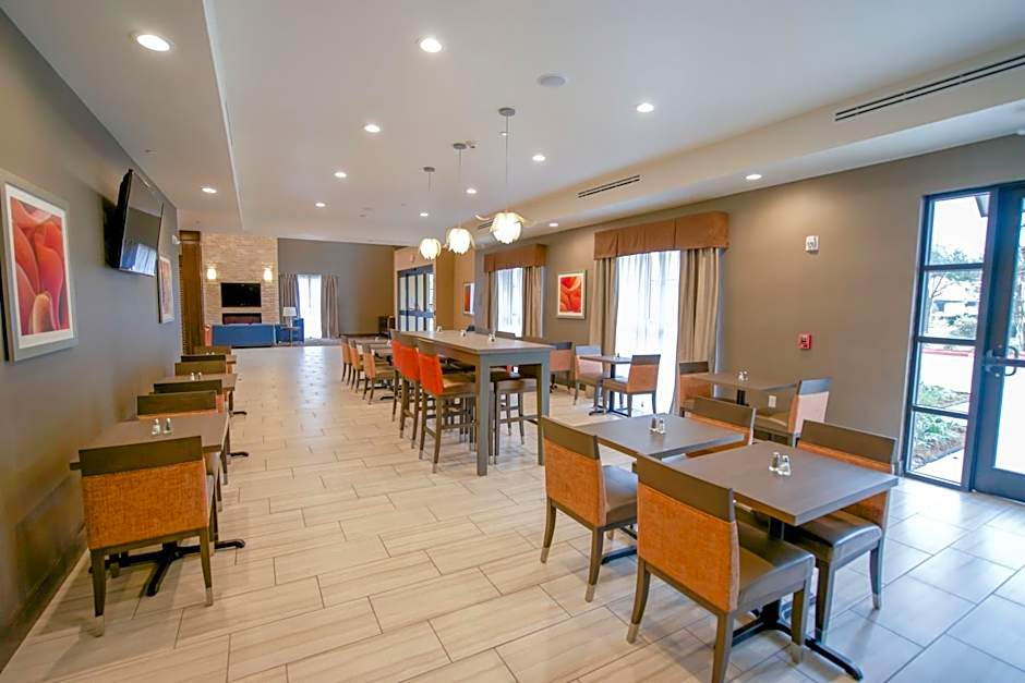 Comfort Suites Near Sam Houston Race Park