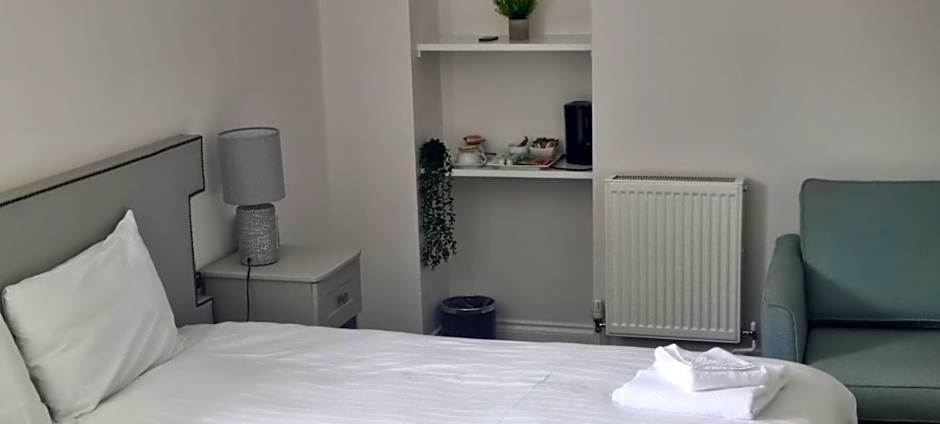 The Riverside House Hotel