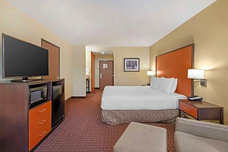 1 Queen Bed Non-Smoking Microwave Fridge Wi-Fi Full Breakfast