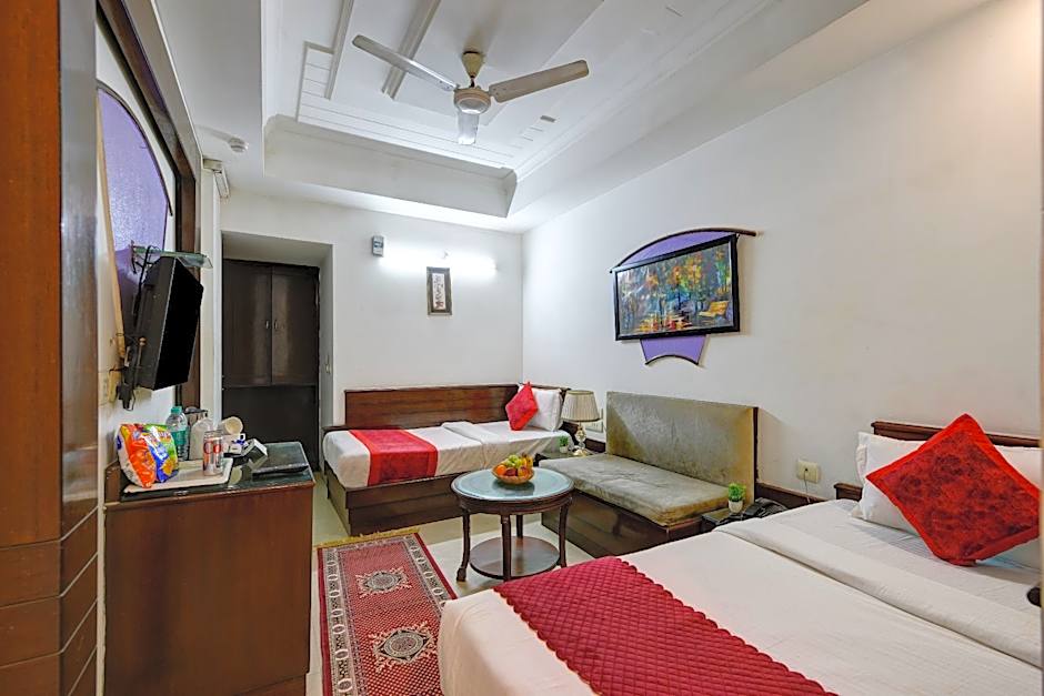 Chanchal Deluxe Hotel