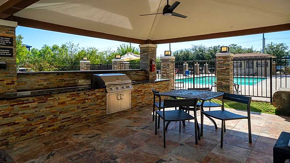 Candlewood Suites Baytown By IHG