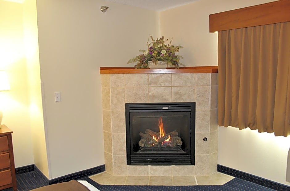 AmericInn by Wyndham Cedar Rapids Airport