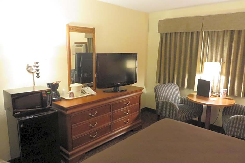 AmericInn by Wyndham Forest Lake